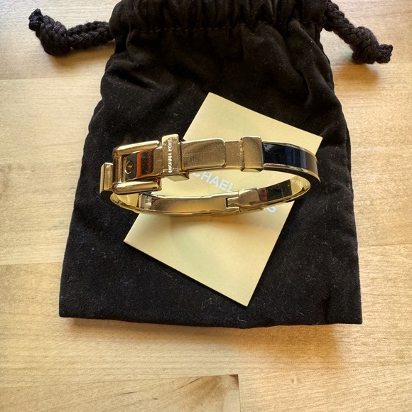 Michael Kors - Runway Chronograph Black Dial Stainless Steel Men’s Watch MK8265 - Picture 6 of 10